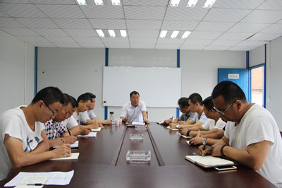 漢中分公司認(rèn)真?zhèn)鬟_(dá)建設(shè)集團(tuán)干部大會(huì)精神