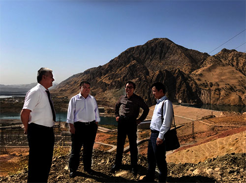 董事長寧興剛節(jié)前赴海外慰問指導(dǎo)