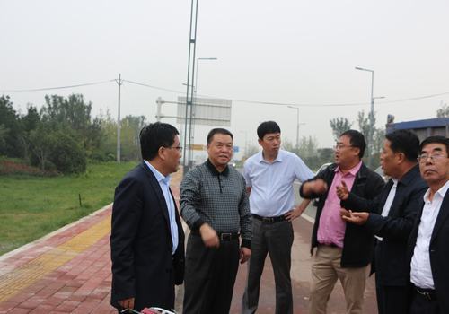 陜煤集團(tuán)總經(jīng)理助理、建設(shè)集團(tuán)聯(lián)合黨委書記、董事長寧興剛節(jié)日期間深入寶雞分公司施工現(xiàn)場視察慰問