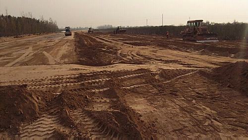 施工現(xiàn)場(chǎng)秒必爭(zhēng) 策馬揚(yáng)鞭再奮蹄