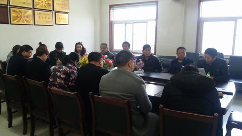 銅煤公司第十二項目部黨支部以自我剖析會為契機促班子談心釋放廉潔正能量