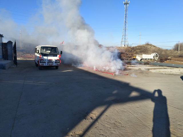 掘進(jìn)公司紅柳林新人車到場(chǎng)暖人更暖心