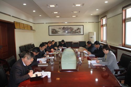 建設(shè)集團(tuán)聯(lián)合黨委副書記、紀(jì)委書記、工會負(fù)責(zé)人侯本英深入銅煤公司督導(dǎo)黨委中心組學(xué)習(xí)研討