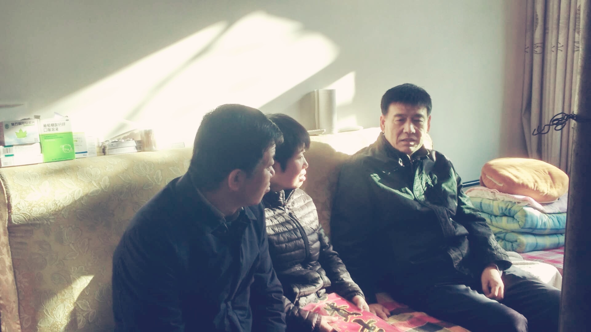 建設(shè)集團(tuán)聯(lián)合黨委副書記、紀(jì)委書記、工會(huì)主席侯本英一行慰問(wèn)礦建三公司困難職工