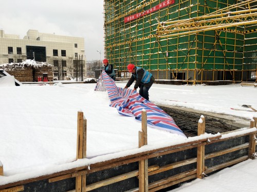 陜煤建設(shè)澄合分公司第十一項(xiàng)目部多措并舉有效應(yīng)對(duì)嚴(yán)冬雨雪天氣