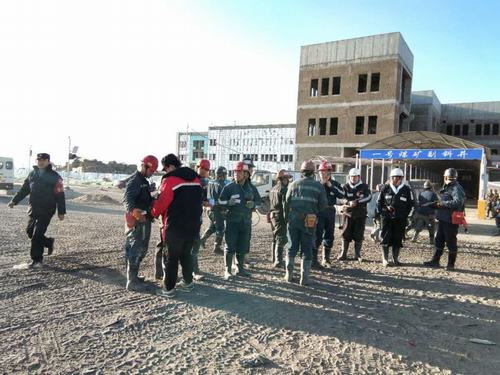 陜煤建設(shè)礦建二公司小保當三項目部開展安全隱患“大掃除”活動