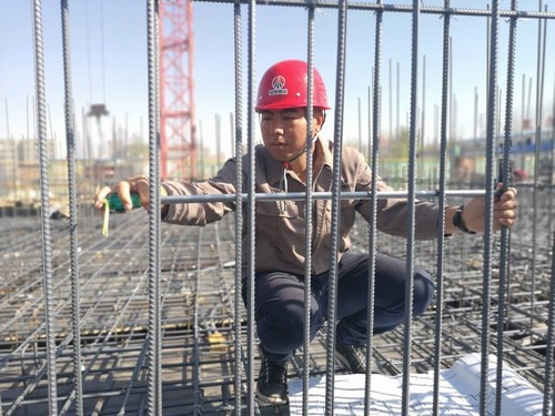 相濡以沫牽手共行，業(yè)績突出同臺受獎