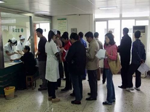 陜煤建設(shè)洗選煤運(yùn)營公司小保當(dāng)運(yùn)營項(xiàng)目部開展農(nóng)民工免費(fèi)體檢活動