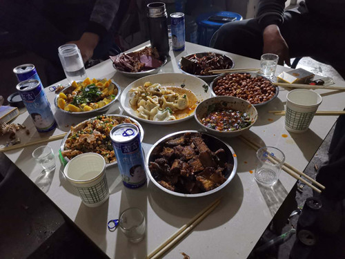 陜煤建設(shè)機(jī)電安裝公司黃陵項(xiàng)目部：工地上的年夜飯