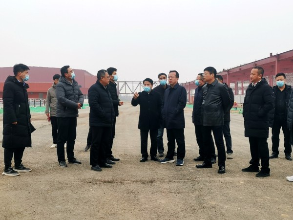 渭南高新區(qū)管委會書記薛清軍一行蒞臨陜煤建設(shè)渭南分公司承建的南京金龍年產(chǎn)五萬輛純電動商用車建設(shè)項目參加項目推進(jìn)會