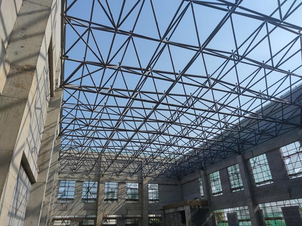 陜煤建設(shè)綠宇公司：中秋獻(xiàn)禮，提前完成網(wǎng)架吊裝