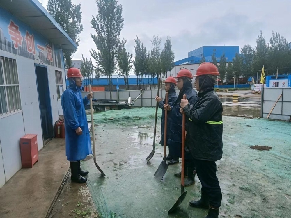 陜煤建設(shè)韓城分公司土建十二項目部：提高防汛意識  筑牢防汛堤壩