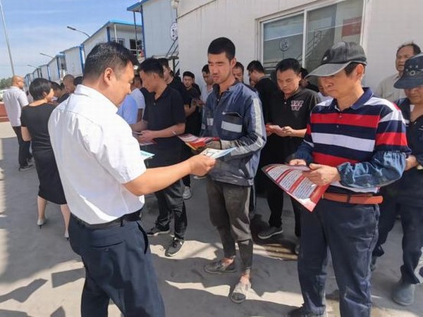 陜煤建設煤礦運營服務分公司：妙筆畫出安全“連環(huán)畫” 架起安全發(fā)展“同心橋”