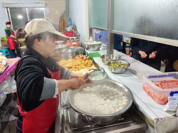 陜煤建設(shè)煤礦運(yùn)營(yíng)服務(wù)分公司：溫情滿滿過(guò)元宵