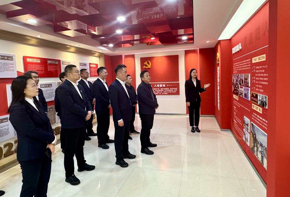 徐五才深入陜煤建設(shè)所屬單位調(diào)研指導工作