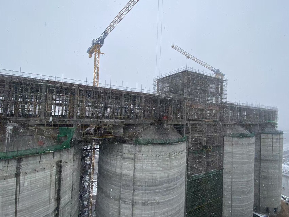 陜煤建設(shè)第二直屬項(xiàng)目部：43.8米高空鏖戰(zhàn)，攻克原煤倉施工“硬骨頭”