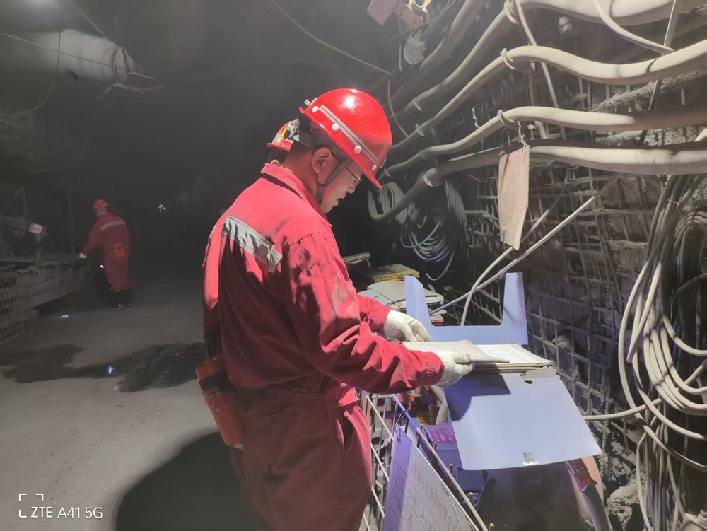 陜煤建設(shè)礦建二公司：群監(jiān)崗“零點行動”筑牢安全防線