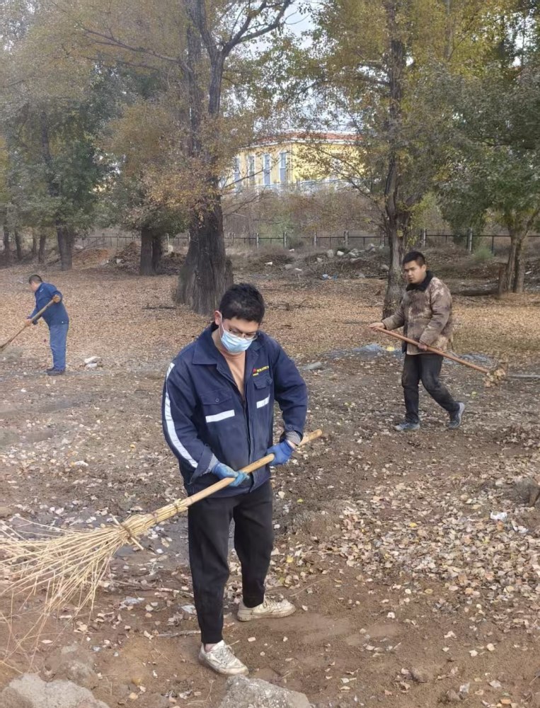 陜煤建設(shè)煤礦運營服務(wù)分公司：不負春光“植”新綠 且看廠區(qū)“綠”意濃