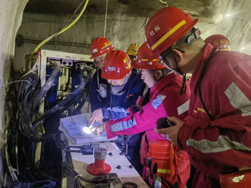 陜煤建設(shè)煤礦運(yùn)營(yíng)服務(wù)分公司:錨定目標(biāo)開(kāi)新局 實(shí)干篤行創(chuàng)佳績(jī)